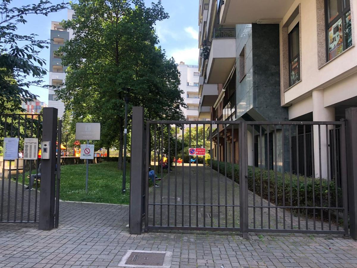 Appartamento Sulla Metro 3 Gialla Maciachini ミラノ エクステリア 写真