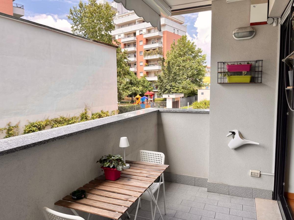 Appartamento Sulla Metro 3 Gialla Maciachini ミラノ エクステリア 写真
